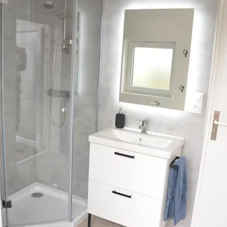 Confortable Avec Terrasse Privee Le Pellerin